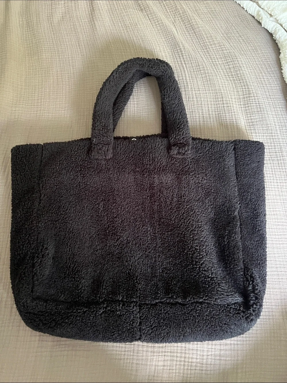 ALO Yoga Black Sherpa Tote with Embossed Logo
